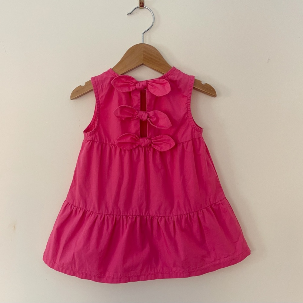 MUD PIE EUC Bright Raspberry Pink Tiered Dress w/ Open Back & Bow Closures